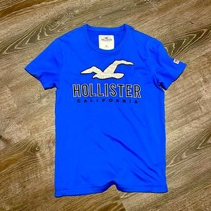 Hollister T-shirt. Size XS. Royal blue.